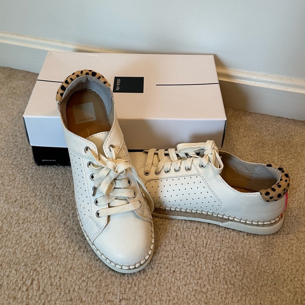 Dolce Vita Morris Off White Stella Sneakers, Size 10